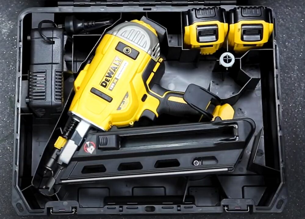 Забивач на шајки DeWalt DCN695P2